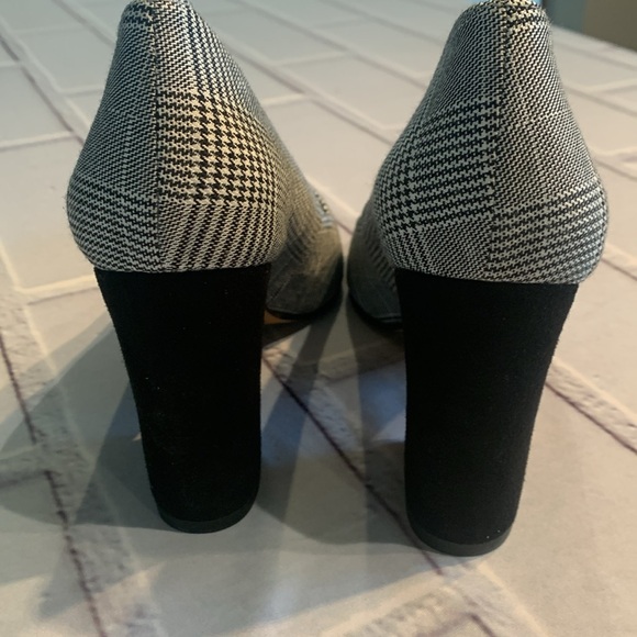 Vince Camuto heels - Picture 4 of 9